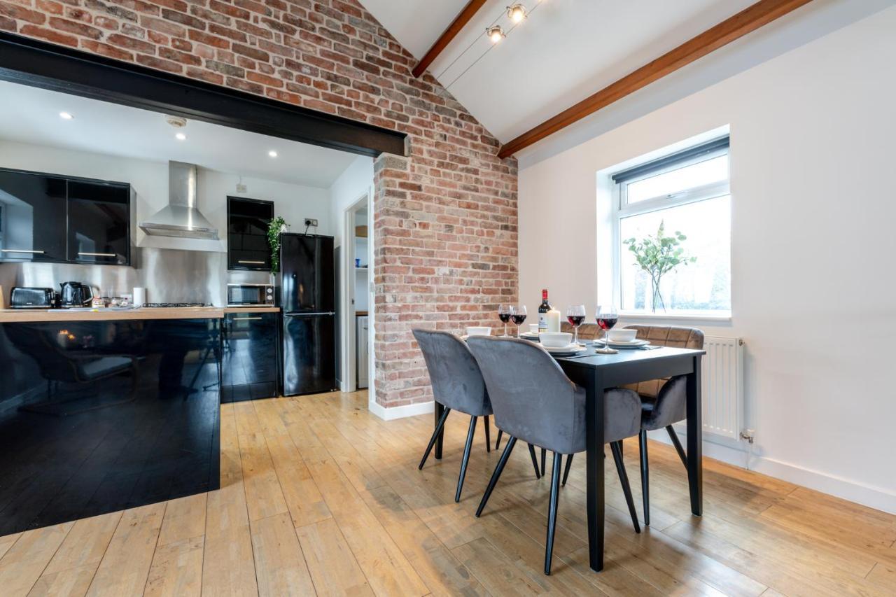2A Wedmore Road * Cardiff
