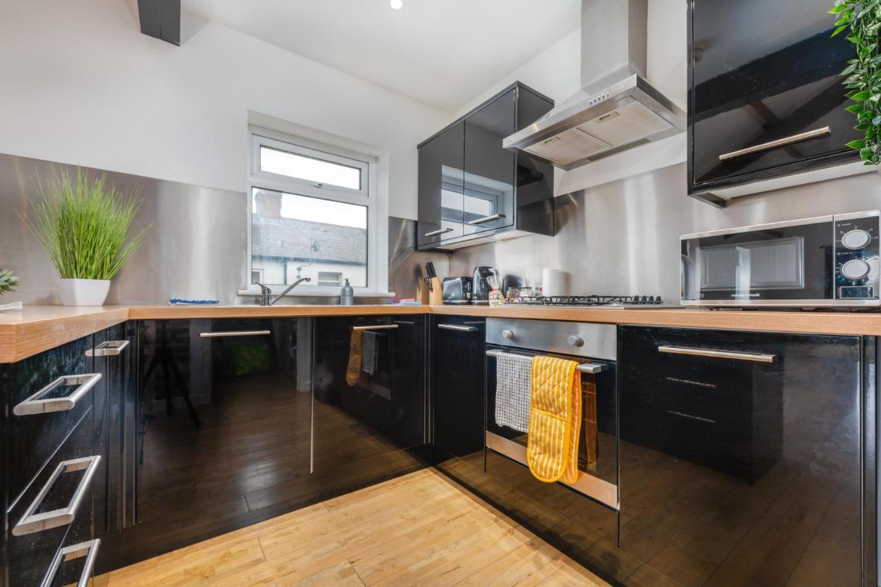 2A Wedmore Road Apartment *