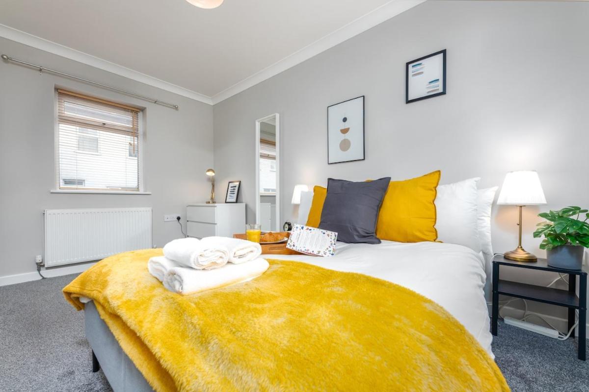 2A Wedmore Road Apartment *