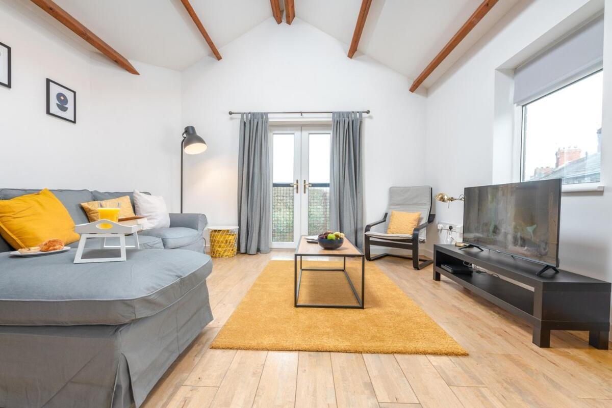 Apartment 2A Wedmore Road *