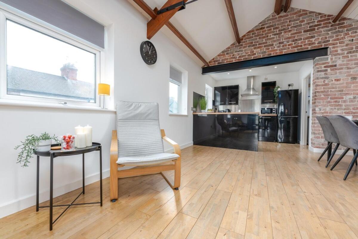 Apartment 2A Wedmore Road *
