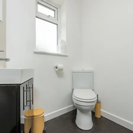 Stayright- 2 Bedroom House, Centrally Located & Close Walk To City Centre Cardiff Exterior photo